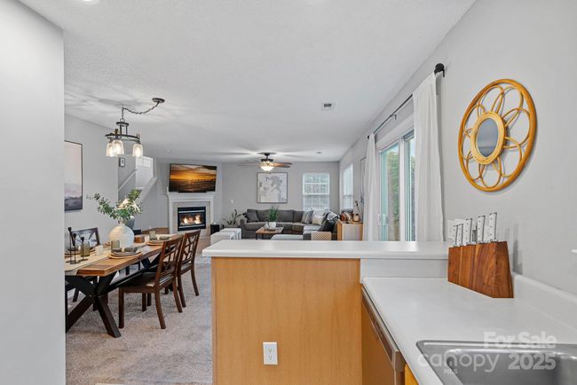 Kitchen/Dining | Image 9