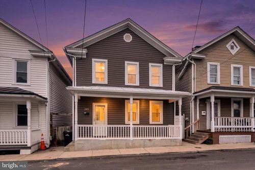 323 Fairview Ave, WINCHESTER, VA, 22601-5205 | Card Image