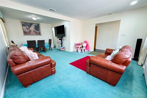 8019 266th St, Glen Oaks, NY, 11004-1536 | Card Image