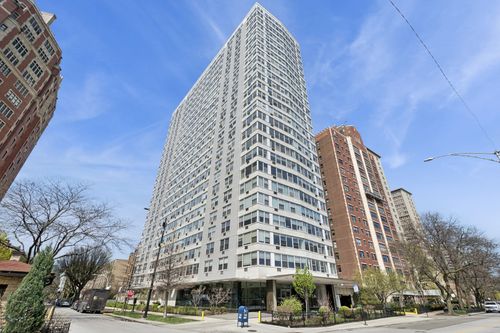 9b-3900 Lake Shore Dr, Chicago, IL, 60613-3464 | Card Image