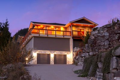 41260 Rockridge Pl, House other with 5 bedrooms, 3 bathrooms and 10 parking in Squamish BC | Image 2