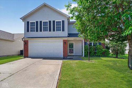2295 Lakecrest Dr, Columbus, IN, 47201-1402 | Card Image