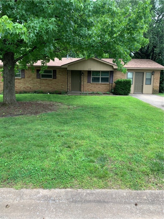 2334 W Alpine Circle, For Sale in Siloam Springs Zoocasa