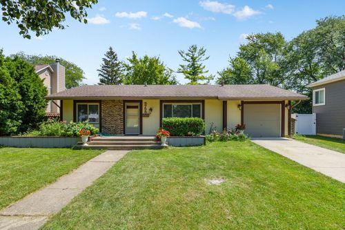 5755 S Bradley Ct, Hanover Park, IL, 60133-5206 | Card Image