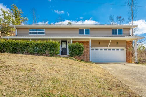 8214 Holly Crest Dr, Chattanooga, TN, 37421-1907 | Card Image