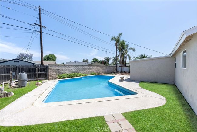 8888 Patrero St, House other with 5 bedrooms, 2 bathrooms and 2 parking in Riverside CA | Image 4