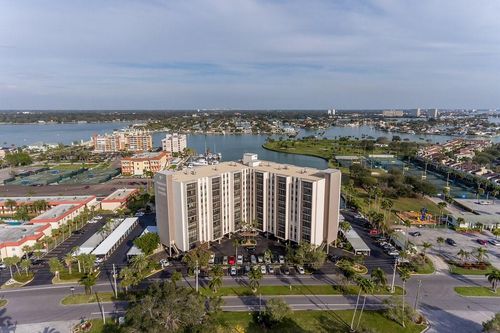 211-10355 Paradise Blvd, TREASURE ISLAND, FL, 33706-3130 | Card Image