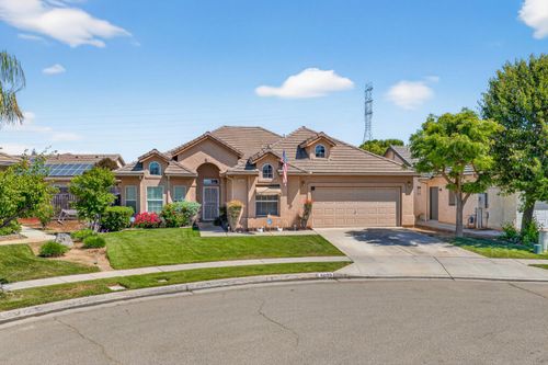 5622 N Ensanada Ave, Fresno, CA, 93723-7652 | Card Image
