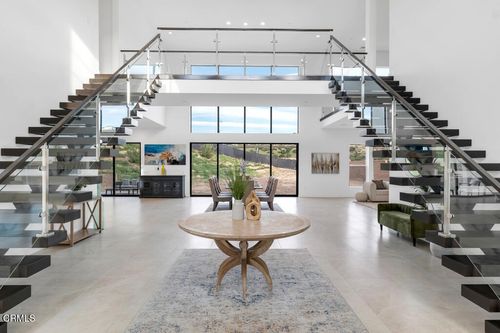 11944 Red Hawk Ln, Porter Ranch, CA, 91326-4335 | Card Image