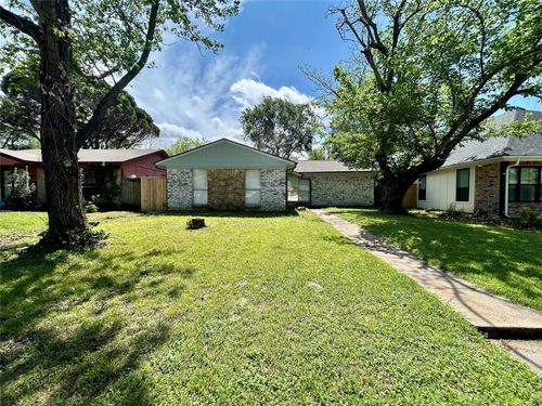 9620 Dale Glade Dr, Dallas, TX, 75217-2727 | Card Image