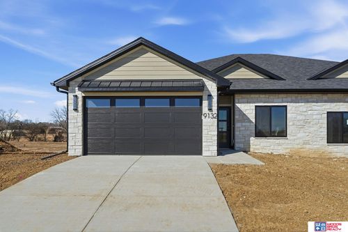 9132 Lucena, Lincoln, NE, 68520-1221 | Card Image