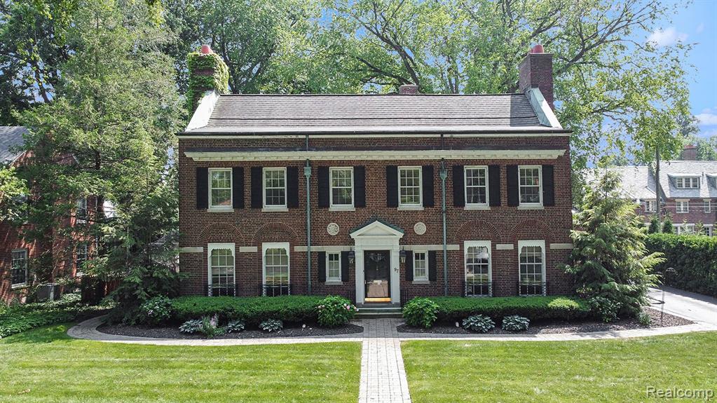 Touraine Rd, Grosse Pointe Farms, MI 48236