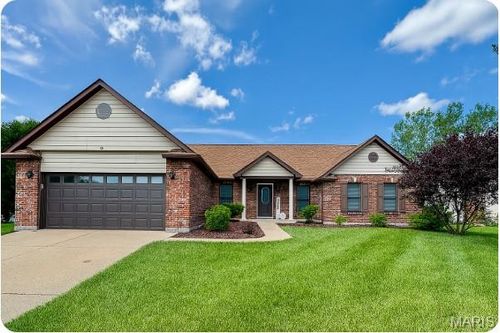 8 Boenker Ct, Saint Charles, MO, 63301-4500 | Card Image