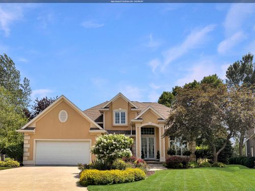 224 E Sawgrass Trl, Dakota Dunes, SD, 57049-5242 | Card Image
