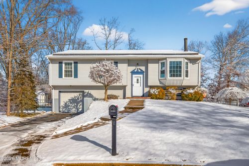 102 Tarnov Ct, Manchester, NJ, 08759-6249 | Card Image