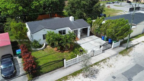180 Nw 67th St, Miami, FL, 33150 | Card Image