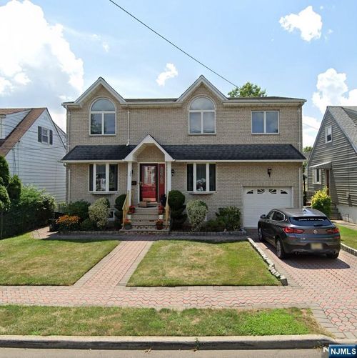 187 Pandolfi Ave, Secaucus, NJ, 07094-3135 | Card Image