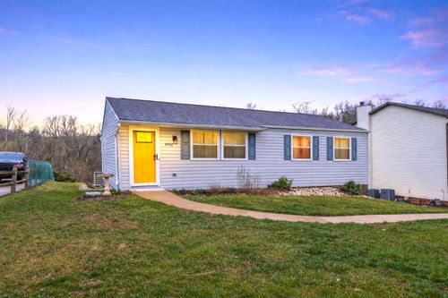 1952 Colleen Dr, North Huntingdon, PA, 15642-4421 | Card Image