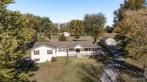 221 E Roosevelt Dr, Moro, IL, 62067-1535 | Card Image