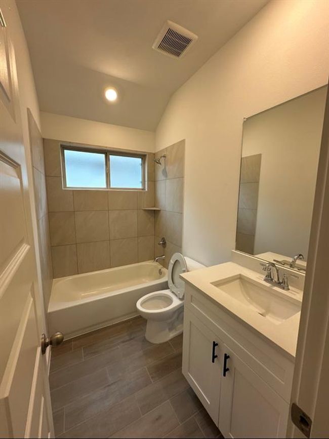 2nd bathroom | Image 4