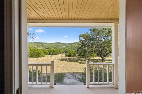 5014 Bump Gate Rd, Pipe Creek, TX, 78063-5747 | Card Image