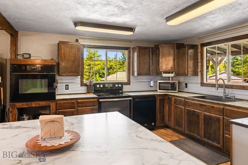 360 Roosevelt Dr, Butte, MT, 59701-9702 | Card Image