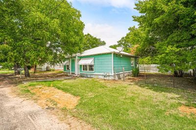 951 N Clinton Street, House other with 2 bedrooms, 1 bathrooms and null parking in Stephenville TX | Image 3