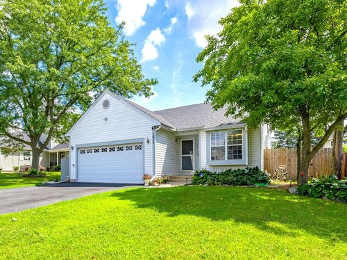 1824 Isle Royal Ln, Hanover Park, IL, 60133-6738 | Card Image