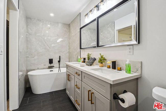 16901 Kinzie St, House other with 4 bedrooms, 2 bathrooms and 2 parking in Northridge CA | Image 26