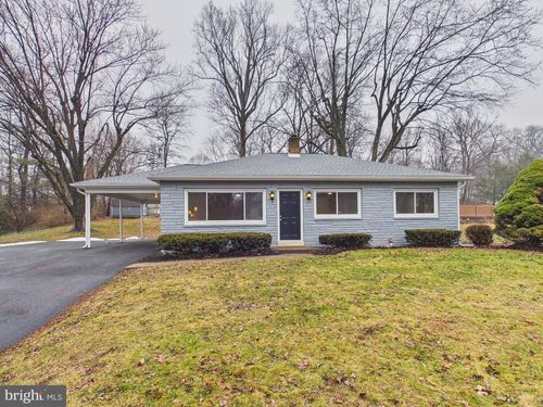815 Twin Oaks Dr, HUMMELSTOWN, PA, 17036-9732 | Card Image