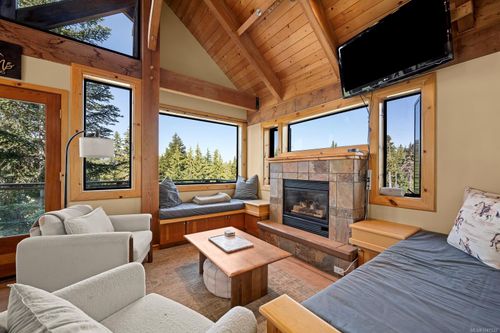 a-1381 Henry Rd, Courtenay, BC, V9N7J3 | Card Image