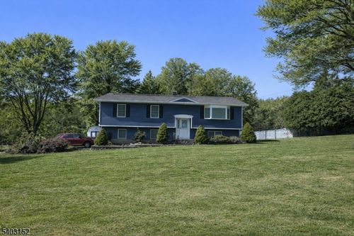 2 Robert St, Flanders, NJ, 07836-9768 | Card Image