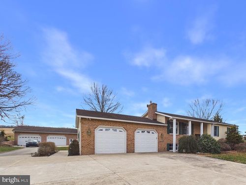 1109 Matamoras Rd, HALIFAX, PA, 17032-8811 | Card Image