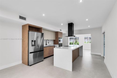 323 Nw 104th Ter, Miami, FL, 33150-1160 | Card Image