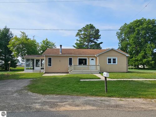 404 North St E, Tawas City, MI, 48763-9328 | Card Image