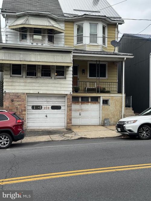 359 W Patterson St, LANSFORD, PA, 18232-1110 | Card Image