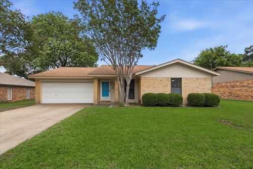 3311 Steeplewood Trl, Arlington, TX, 76016-1858 | Card Image