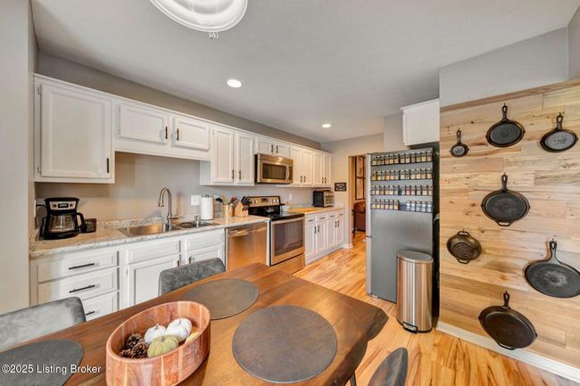 5503 Forest Lake Dr, Condo with 2 bedrooms, 3 bathrooms and null parking in Prospect KY | Image 12
