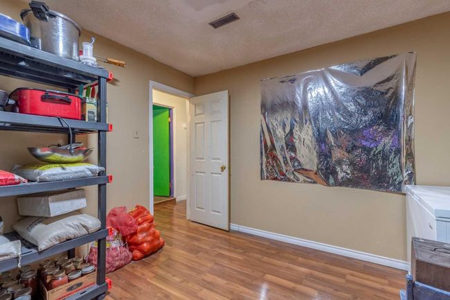 126 3 St, House other with 5 bedrooms, 2 bathrooms and 4 parking in Stirling AB | Image 23