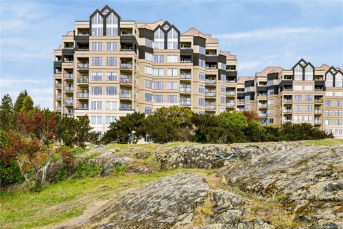 526-205 Kimta Rd, Victoria, BC, V9A6T5 | Card Image