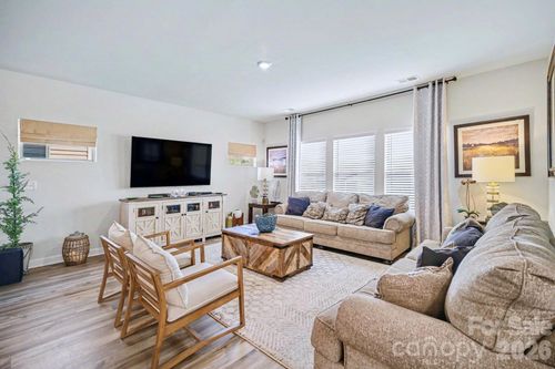 5012 Shadbush Road, Charlotte, NC, 28215 | Card Image