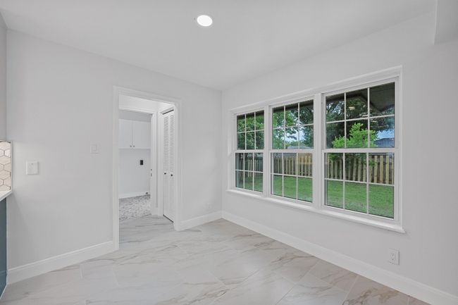 Breakfast Nook | Image 12
