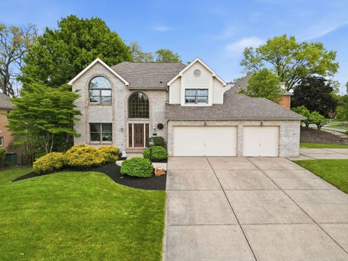 7045 Bennington Woods Dr, Pittsburgh, PA, 15237-6371 | Card Image
