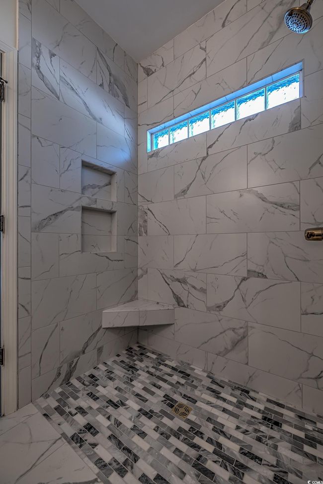 Bathroom with tiled shower | Image 16