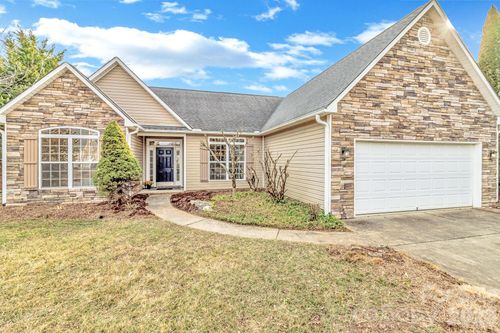 7 W Hiawassee Rd, Fletcher, NC, 28732-6721 | Card Image