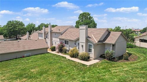 8285 Revere Ave, Kansas City, MO, 64151-1041 | Card Image