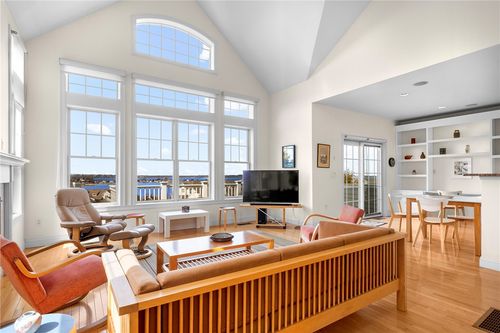 37 Cutter Ln, Tiverton, RI, 02878-4263 | Card Image