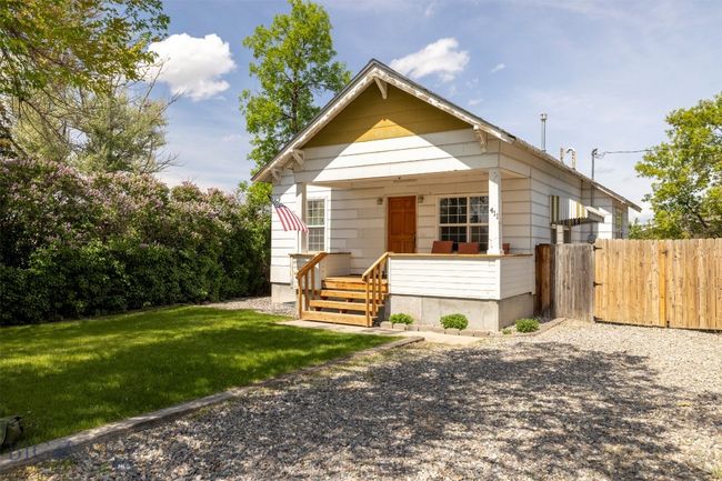 cute and clean exterior | Image 36