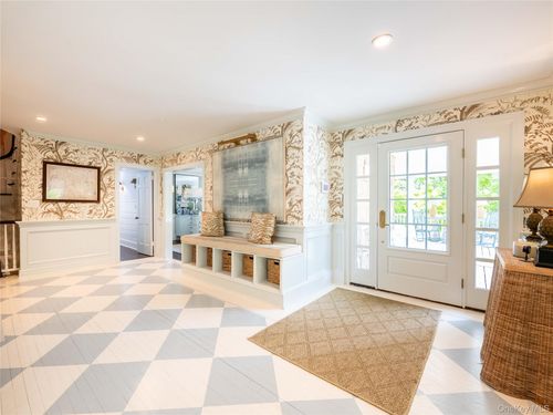 245 Lattingtown Rd, Locust Valley, NY, 11560-1007 | Card Image