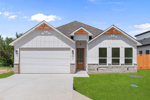 5847 Black Pine Cir, Granbury, TX, 76048-6586 | Card Image